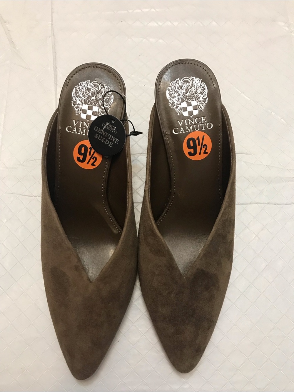 Vince Camuto Black Women's Heels (Label View) - Picture 9 of 15